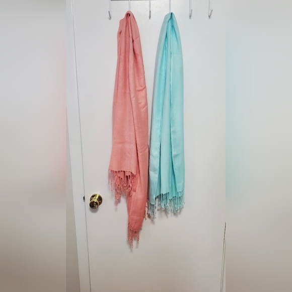 4/20$ Pashminas - Picture 2 of 4